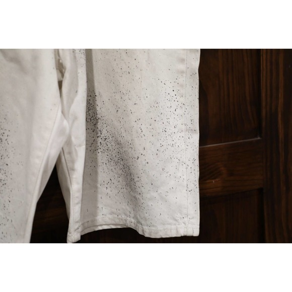 Levi Shorts Mens 40 White Distressed Paint Splatter - Picture 3 of 16